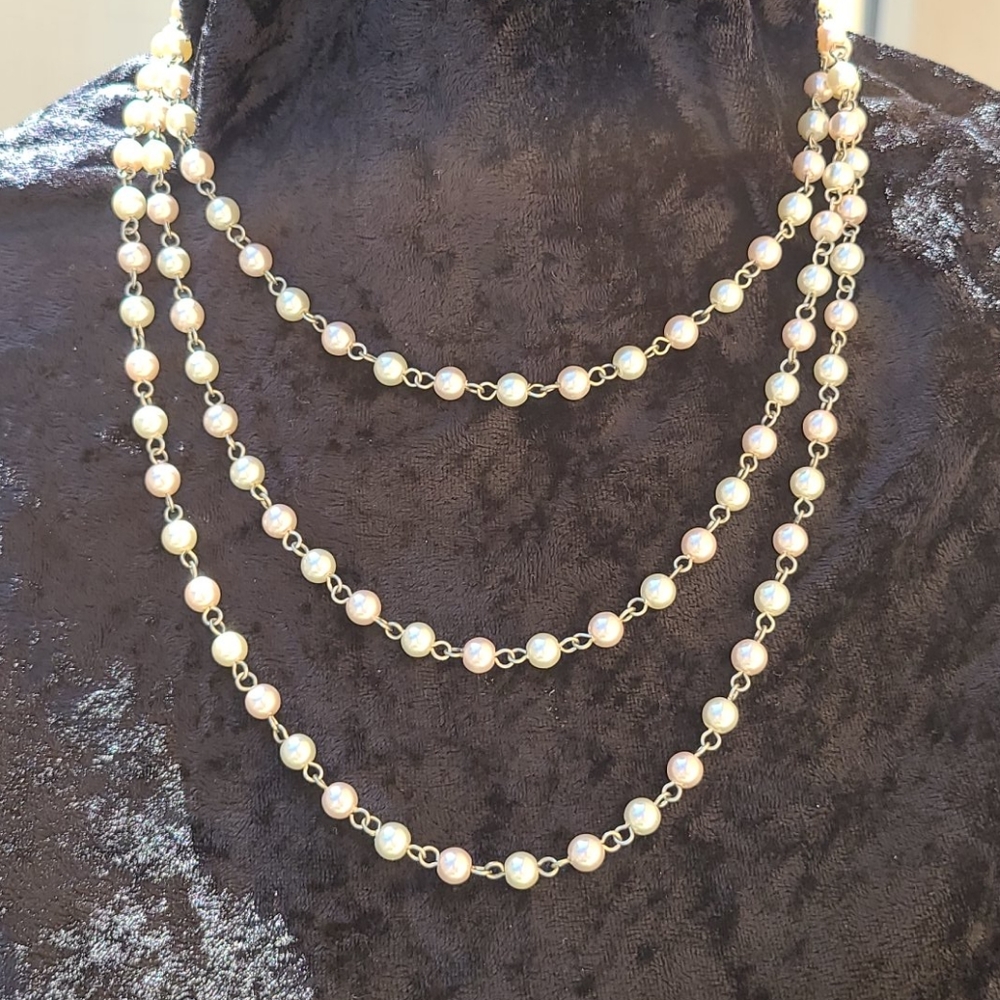 🌼 3/$50 Necklace Pink and White pearls
